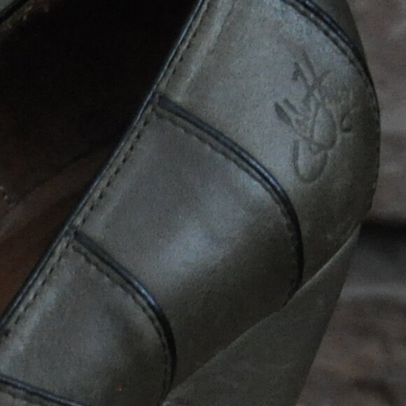 John Fluevog Olive Green Leather Mary Jane Double Strap Pump Midi Heel Shoes 8.5 - Picture 10 of 12